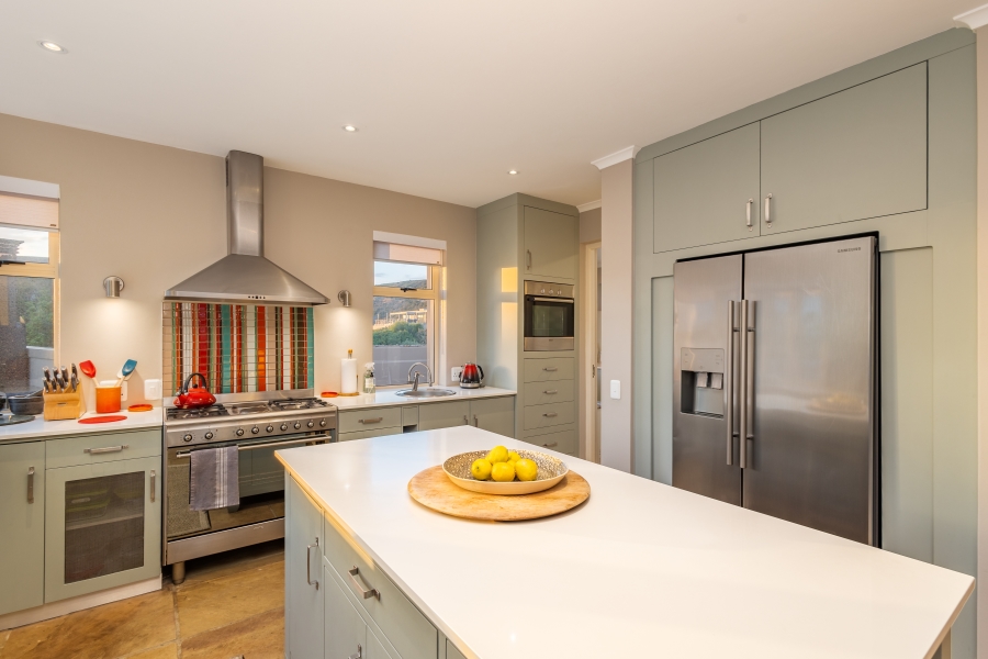 5 Bedroom Property for Sale in Whale Rock Beach Western Cape